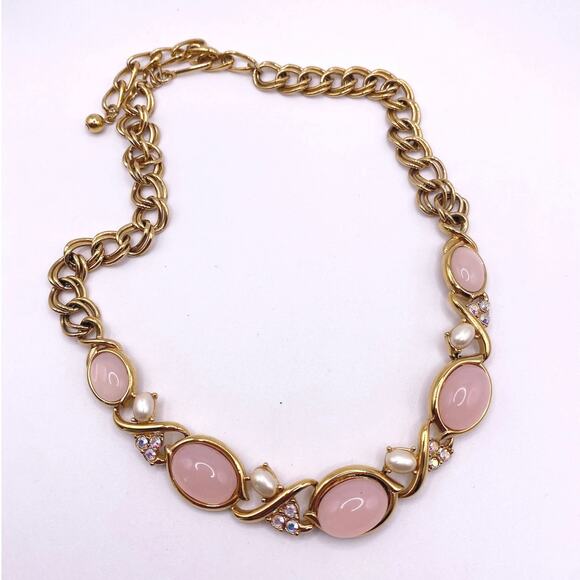 Trifari Vintage Necklace With Soft Pink Lucite Cabochons Stones - Picture 6 of 6